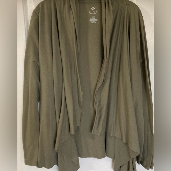 Lane Bryant Livi Active
Women's Plus Olive Green Open Casual Knit Jacket
18/20 - Picture 1 of 5
